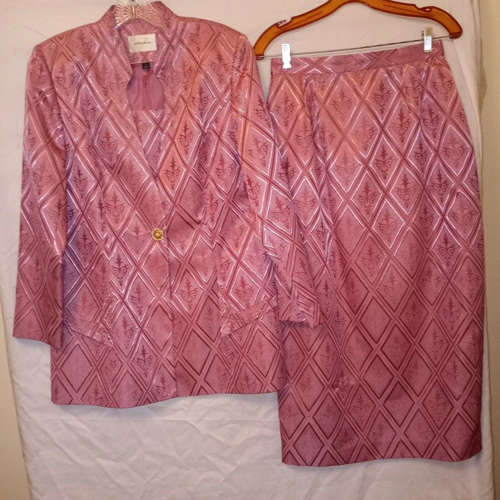 Terramina Size 8 Skirt Suit Pink Geometric Vintage Embroidered Jeweled